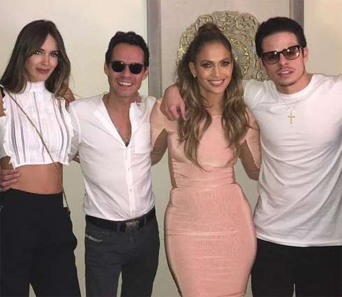 Последнее совместное фото Джей Ло и Каспера, на котором они позируют вместе с бывшим мужем певицы Марком Энтони и его нынешней женой Шэннон де Лима