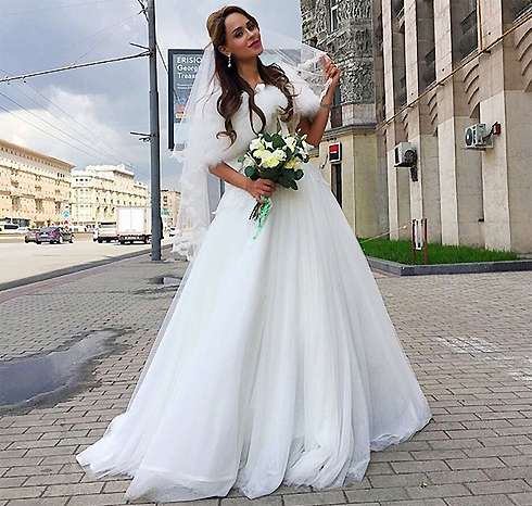 Анна Калашникова пришла в ЗАГС без Прохора Шаляпина