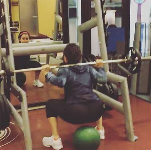 Телеведущая считает «пятую точку» символом красоты и здоровья