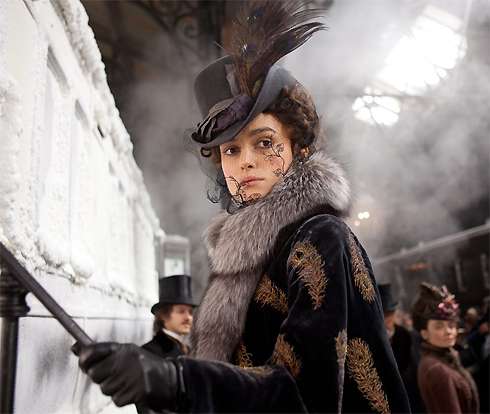 Образ Анны Карениной, созданный актрисой, заслужил и нещадную критику – и громкие восхваления Образ Анны Карениной, созданный актрисой, заслужил и нещадную критику – и громкие восхваления