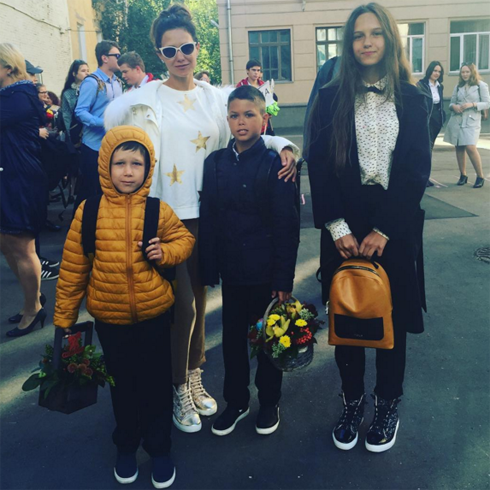 Дети Екатерины Климовой пошли в школу