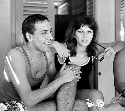 Актер Адриано Челентано с женой Клаудией Мори, 1964 год