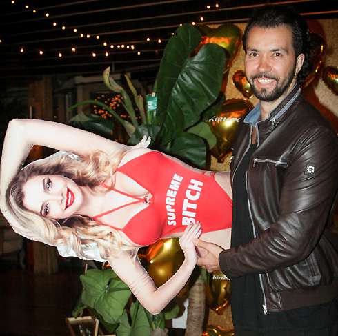 Поздравить Котову пришел и Денис Клявер