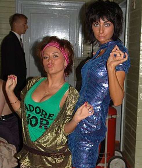 Варнава и Кравченко знакомы еще со студенческих времен. Сначала он вместе играли в КВН, а потом стали участницами Comedy Woman