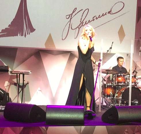 Именинница практически весь праздник провела на сцене