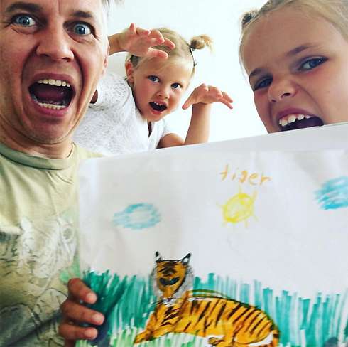 Дочки Лагутенко сделали рисунок в честь Международного дня защиты тигра