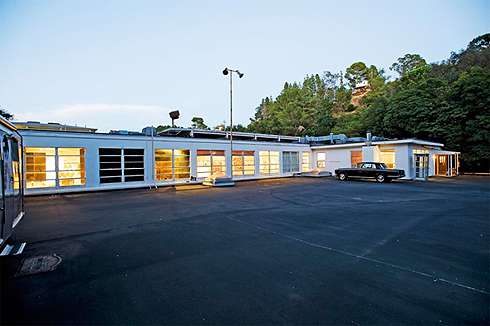 Джаред Лето живет в здании, которое раньше было частью базы ВВС США Джаред Лето живет в здании, которое раньше было частью базы ВВС США