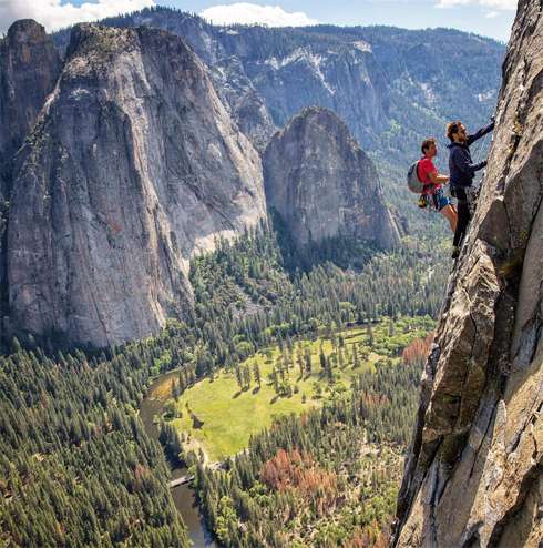 Джарел Лето карабкается на вершину Эль Капитан в национальном парке Йосемити Джарел Лето карабкается на вершину Эль Капитан в национальном парке Йосемити