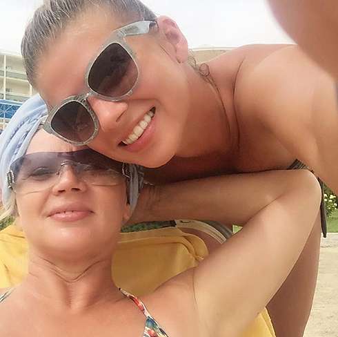 Настя Задорожная с мамой Аллой Викторовной Настя Задорожная с мамой Аллой Викторовной