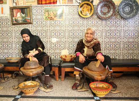 Аргановое масло в Марокко делают по-старинке