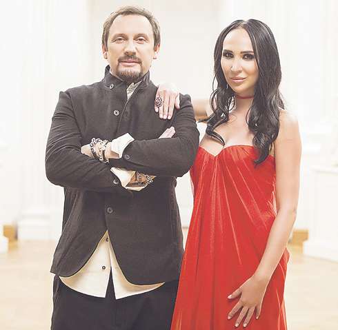 Главную женскую роль в клипе сыграла дизайнер Анастасия Задорина