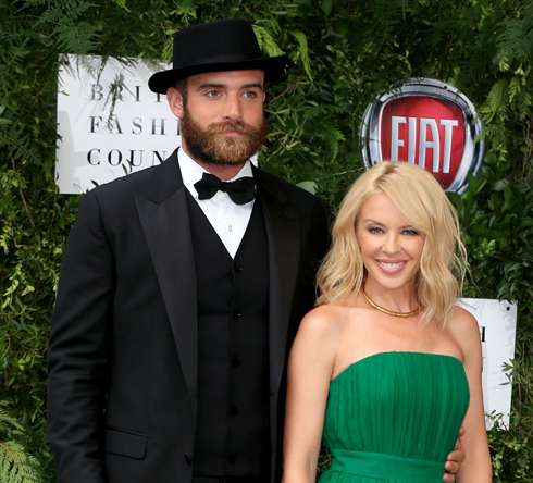 Кайли Миноуг и Джошуа Сасс 