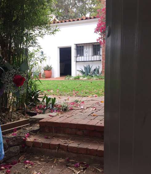 Алине Делисс разрешили сфотографировать дом и сад, принадлежавшие Мэрилин Монро