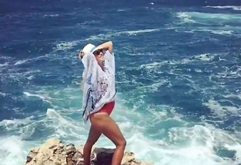 Поклонники разглядели у спортсменки животик