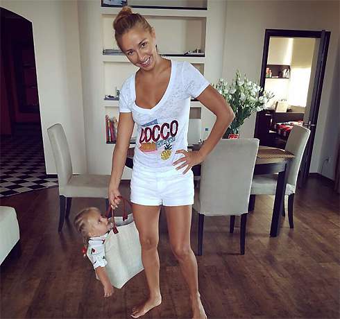 Такой способ ношения маленьких детей выбрала спортсменка