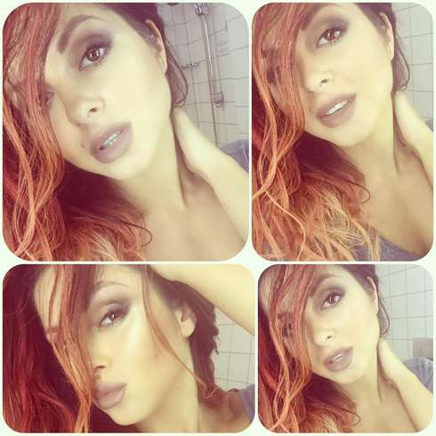 Артистка впечатлила поклонников селфи из душа