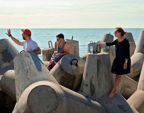 Со съемок картины «Ученик» Кирилла Серебренникова. Она была представлена на Каннском кинофестивале и «Кинотавре»