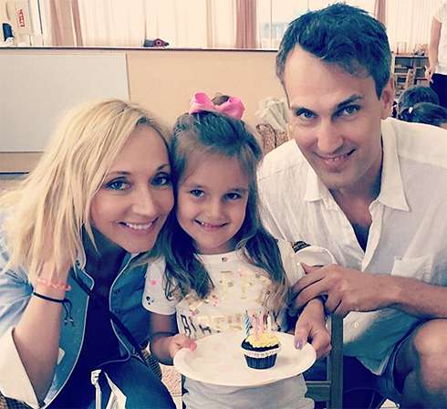 Кристина Орбакайте с мужем и дочерью