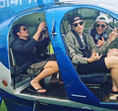 На этом снимке можно разглядеть Кэти Перри, которая сидит слева от Орландо