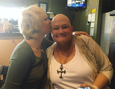 Дочь Майкла Джексона воссоединилась с матерью