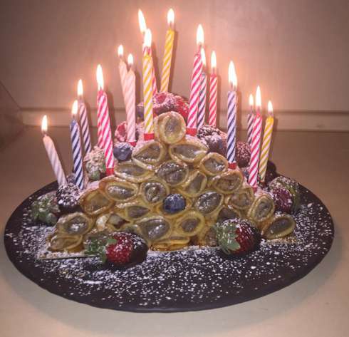 Фирменный блинный торт Елизаветы, который она испекла на свой день рождения