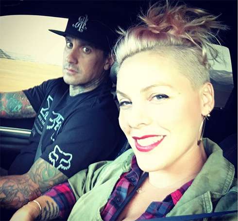 Пинк с мужем Кэри Хартом