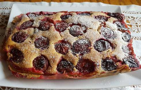 Для миндального пирога нужны спелые сливы