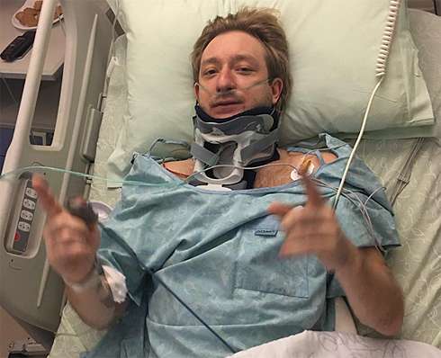 Евгению Плющенко провели операцию