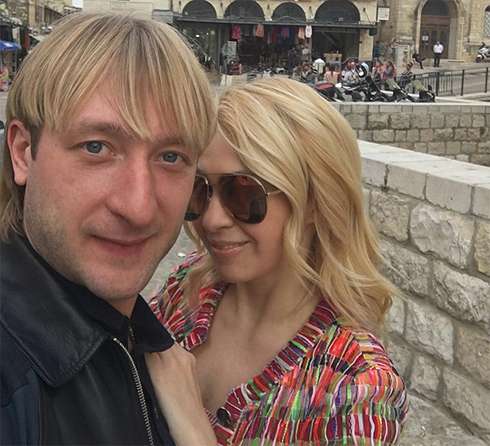  В Израиле Плющенко поддерживает жена Яна Рудковская