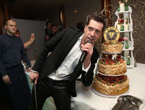 Максим Покровский презентовал клип на песню «Съешь мое сердце»