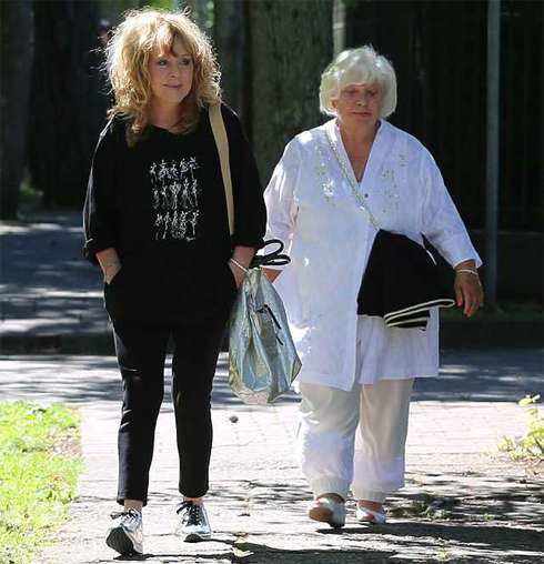 Пугачева любит гулять с подругой Алиной Редель