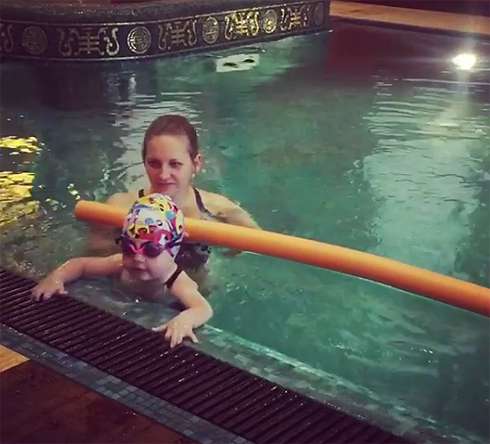 Дочь Пугачевой занялась плаванием