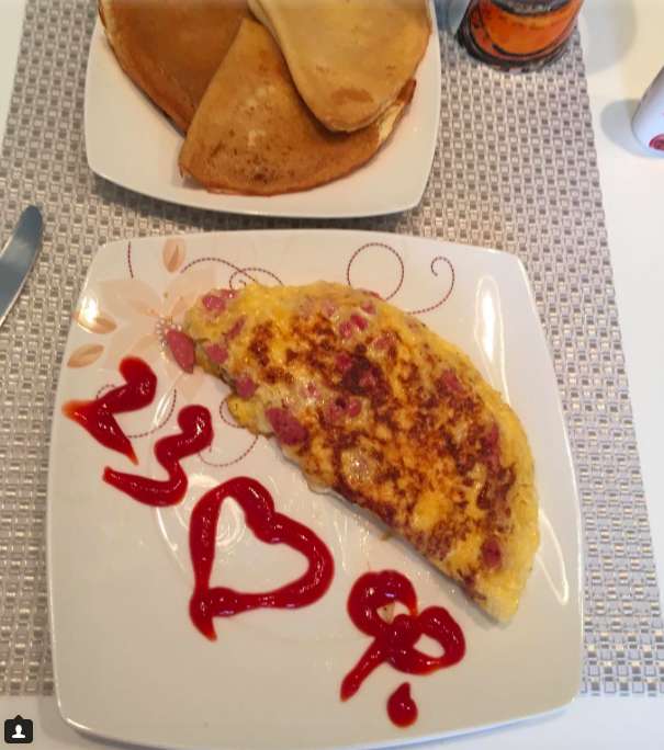 Вот такой завтрак ждал сегодня с утра Дмитрия Тарасова