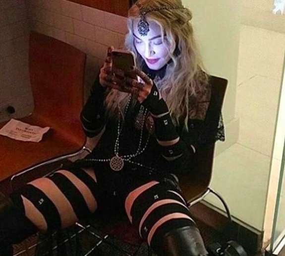 На Бал Института костюма Мадонна пришла в наряде от Givenchy