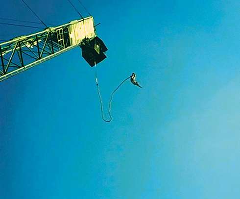 Никита Пресняков исполнил свою давнюю мечту и спрыгнул с банджи