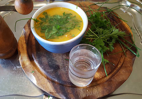 Ризотто с креветками, копченой семгой и сыром