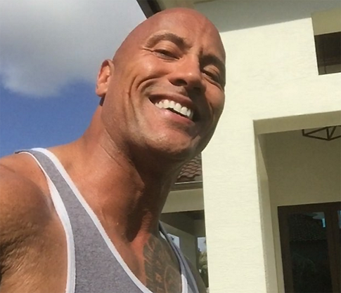 Дуэйн Джонсон показал новорожденную дочь