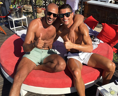 Криштиану Роналду после Ирины Шейк увлекся мужчинами?