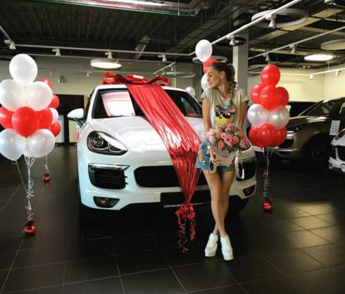 Анна Хилькевич похвасталась подарком мужа