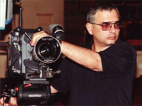 «Раньше с "четверкой" по режиссуре не было шансов получить постановку. Но если в дипломе стояла "пятерка", молодому режиссеру было гораздо проще, чем сейчас», - признает Шахназаров «Раньше с четверкой по режиссуре не было шансов получить постановку. Но если в дипломе стояла пятерка, молодому режиссеру было гораздо проще, чем сейчас», - признает Шахназаров