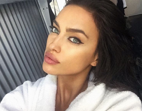 Ирина Шейк поделилась пикантным снимком