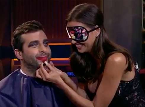 Красавица сделала Урганту макияж с закрытыми глазами