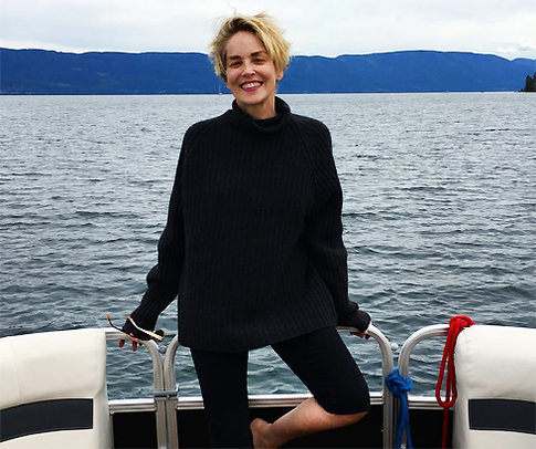 Шэрон Стоун поделилась редким фото с тремя сыновьями