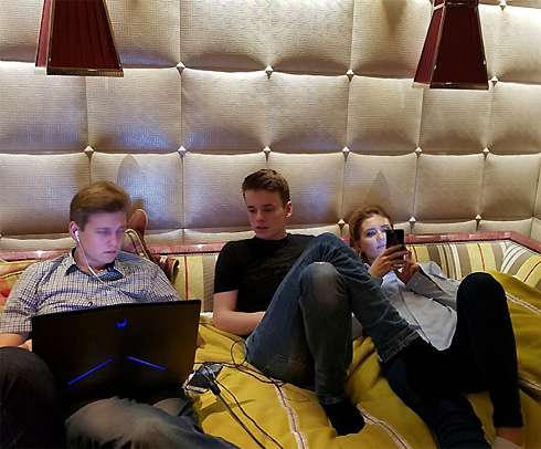 Анна Шульгина с братьями — Артемием и Арсением Анна Шульгина с братьями — Артемием и Арсением