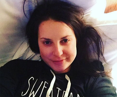 Ирина Слуцкая танцует у шеста