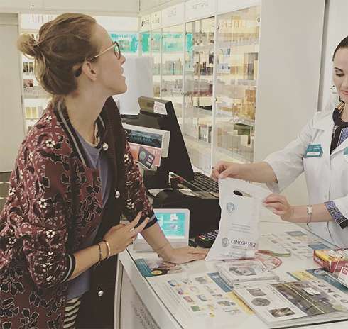 На этом фото фолловеров смутил изогнутый прилавок