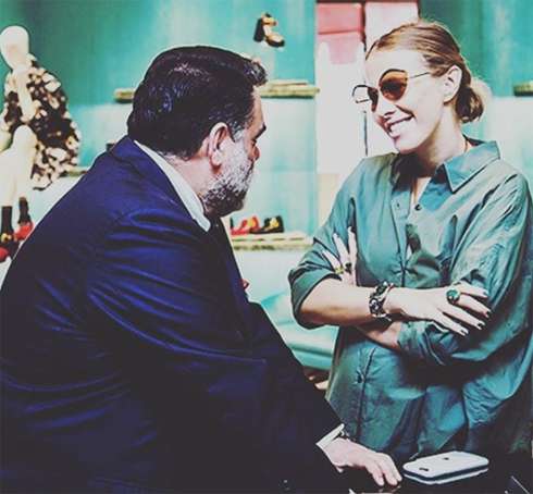 Звезда больше не скрывает округлившийся животик