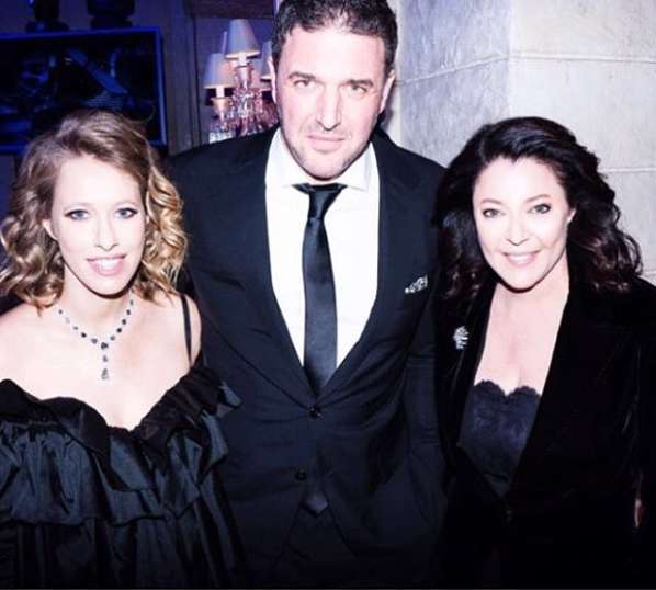 xenia_sobchak: «Сегодня первый выход из дому и сразу ради доброго дела!»