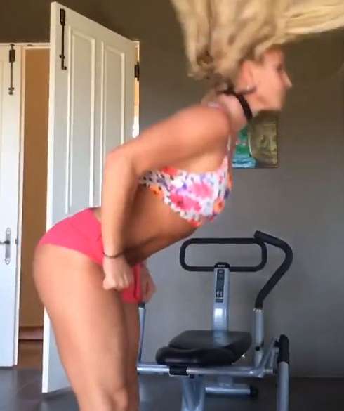 Бритни показала зажигательный танец