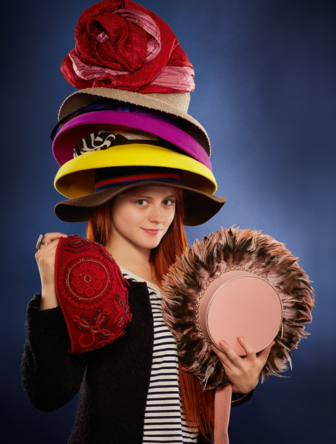 Актриса не только коллекционирует головные уборы, но и делает их сама